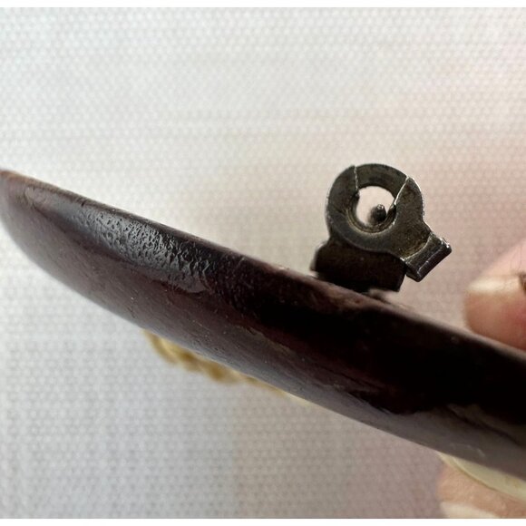 Vintage 1940s Wood & Molded Celluloid Cameo Brooch 2" X 1.5" Oval Pin - Picture 4 of 7